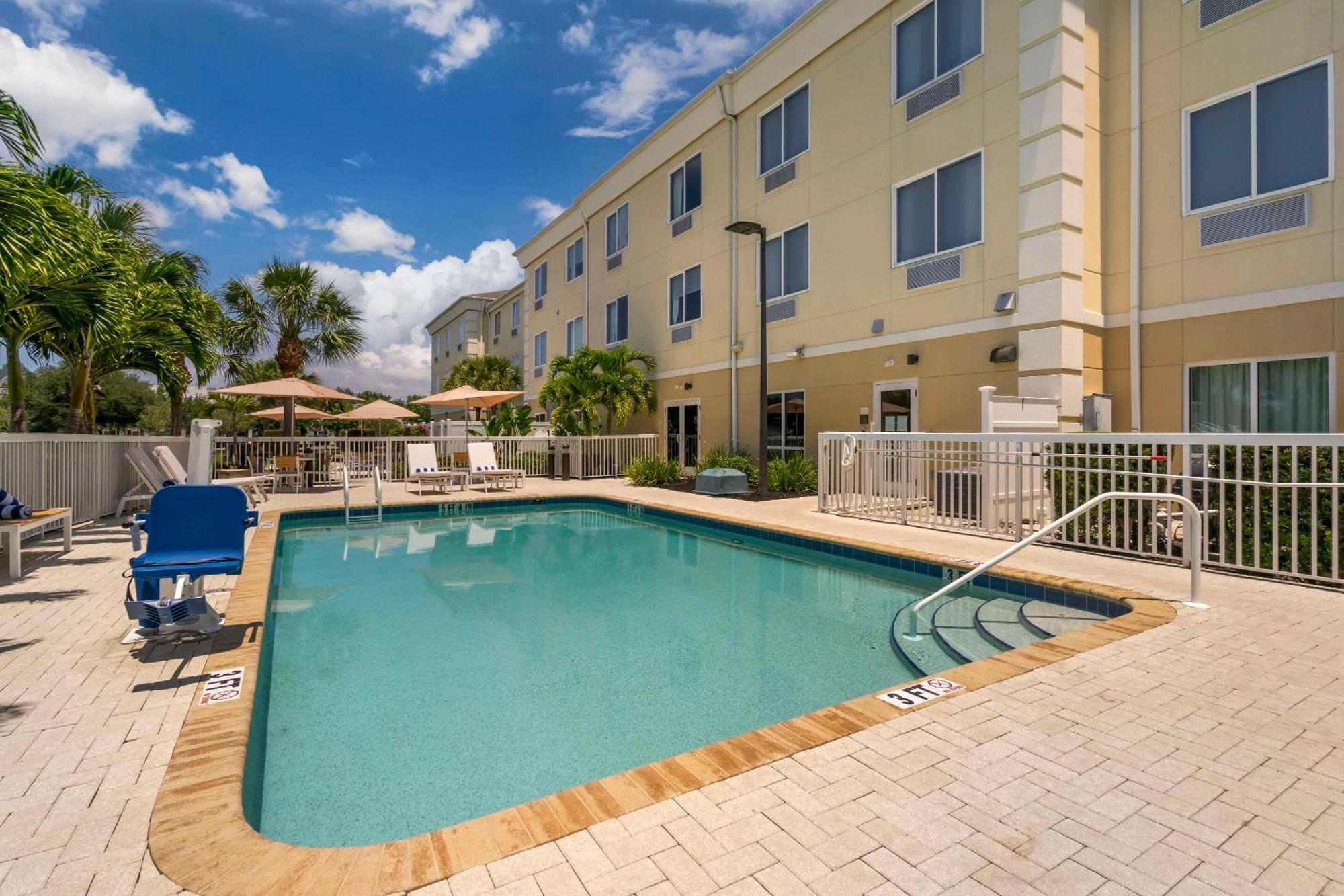 Comfort Suites Sarasota-Siesta Key Vamo Luaran gambar