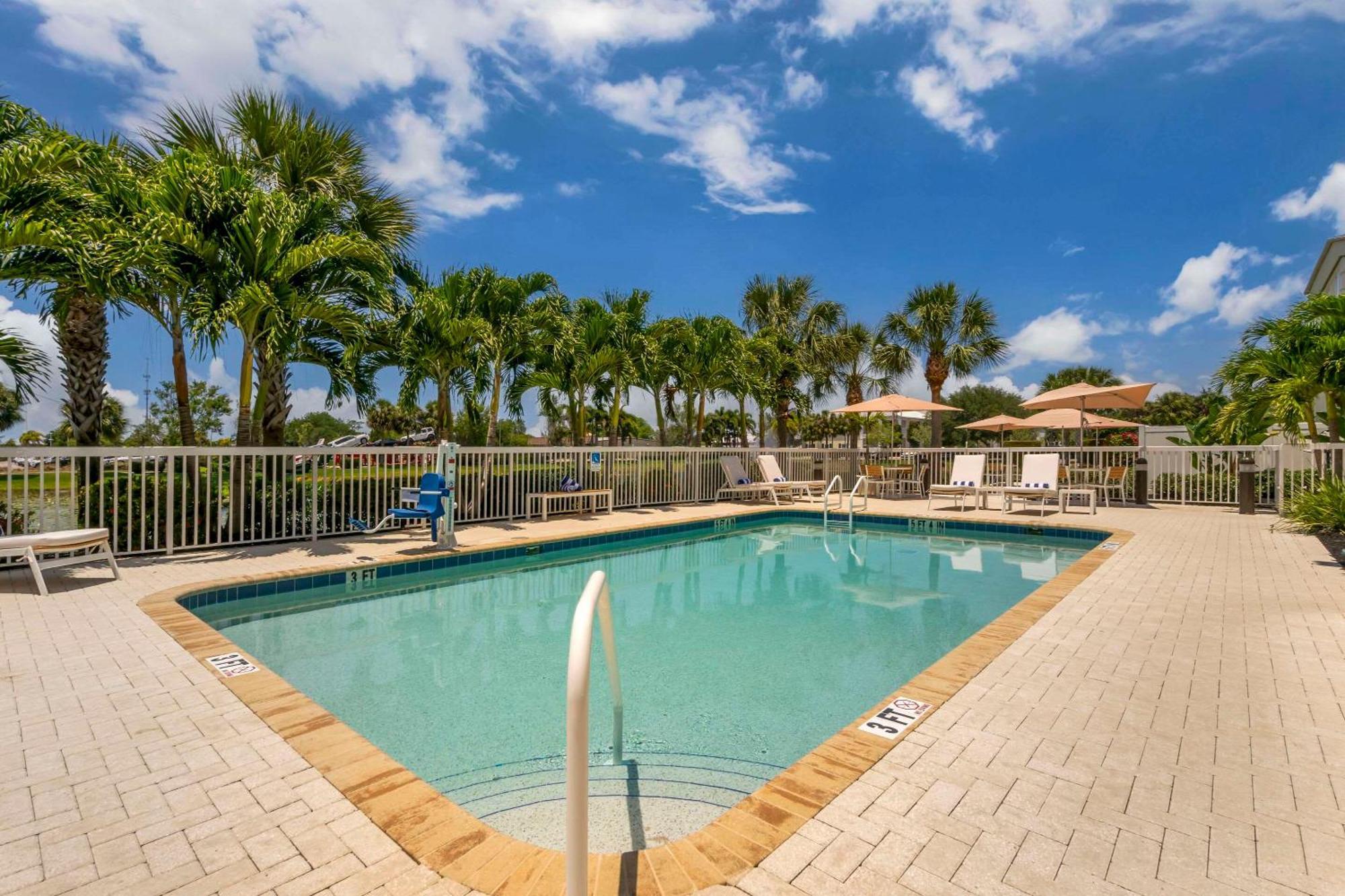 Comfort Suites Sarasota-Siesta Key Vamo Luaran gambar